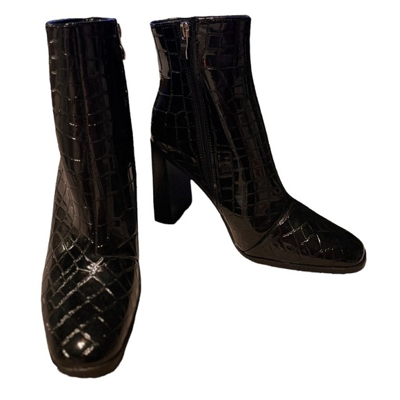 Glamorous Platform Croc Boots - Picture 2 of 9